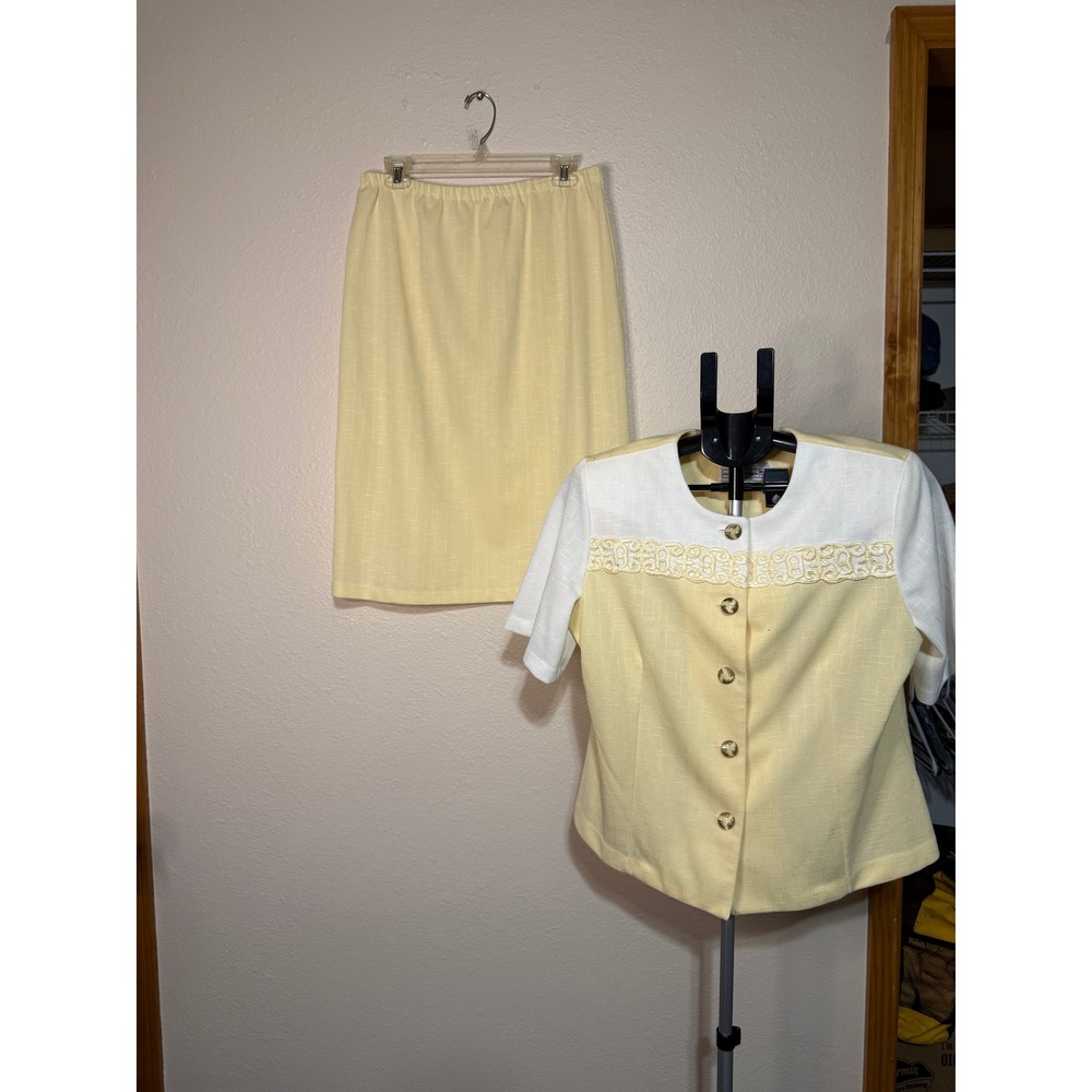 Pablo Collection Vintage Yellow Skirt Set Petite 14 Embroidered Short Sleeve USA
